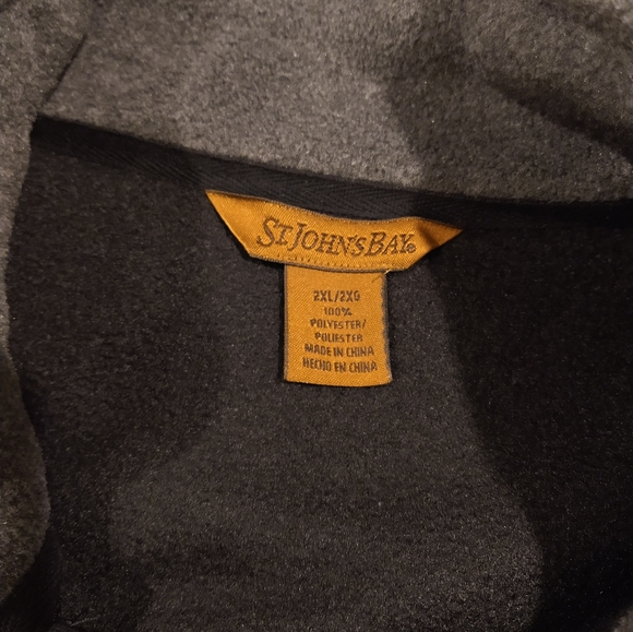 NWT St John's Bay Black Fleece Vest - Picture 5 of 6